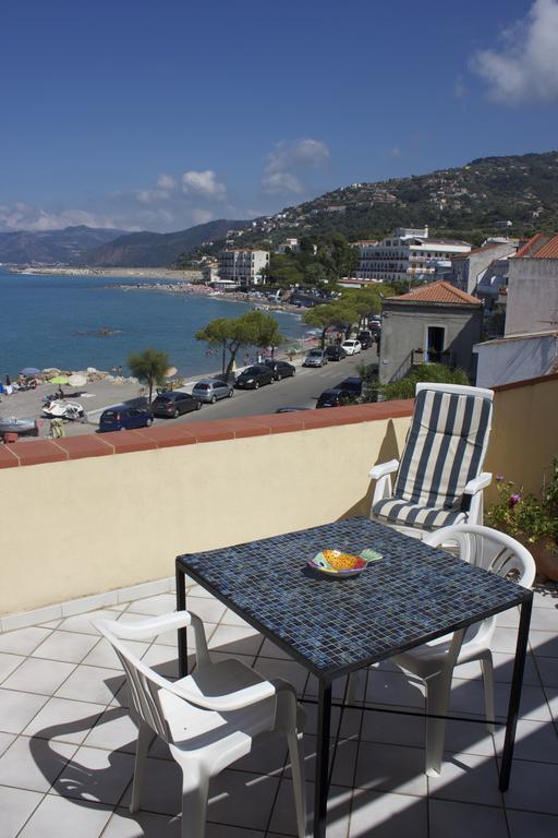 Le Case Del Borgo - Perla Capo dʼOrlando Exterior foto